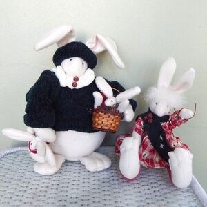 BUNNY FAMILY OF 4